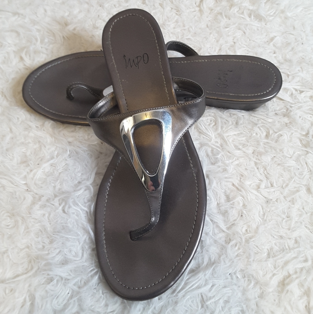 3/$30 Impo Raven silver metallic thong wedge sandals size 9M